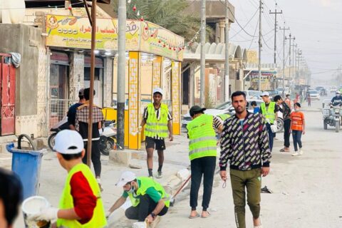 بالصور: ‏متطوعون يطلقون حلمة لتاهيل شوارع حي الفداء في الناصرية