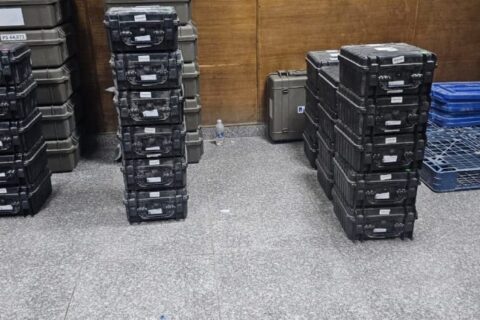 صناديق واجهزة الاقتراع تصل الى مراكز ذي قار الانتخابية