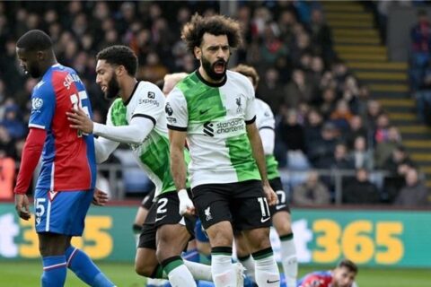هدف تاريخي لـ&quot;محمد صلاح&quot; يقود ليفربول لصدارة البريميرليج