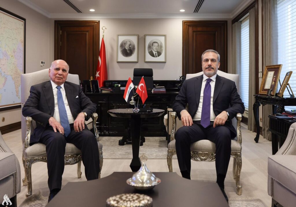 وزيرا خارجية العراق وتركيا يؤكدان أهمية تعزيز الشراكة الاقتصادية