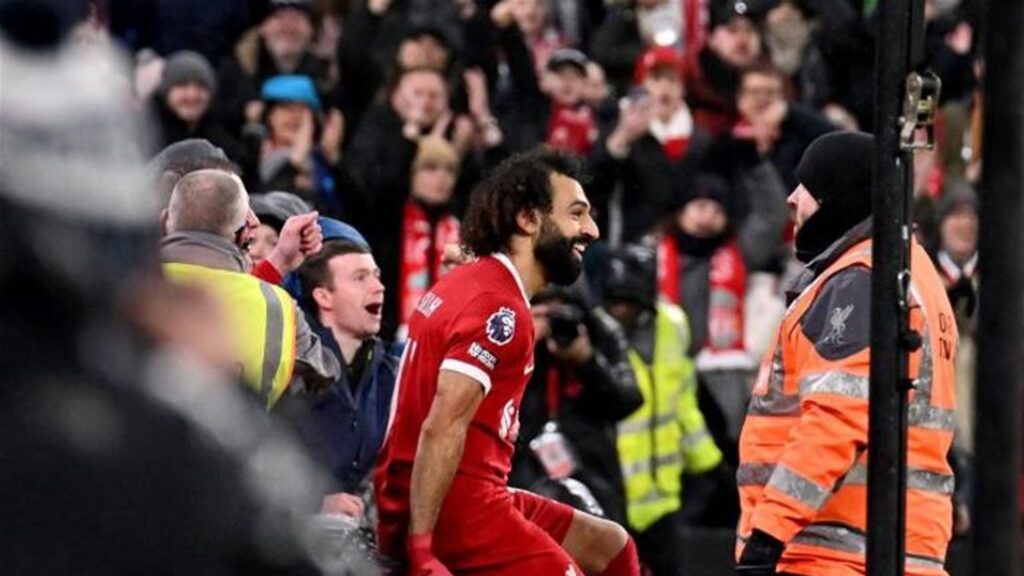 محمد صلاح يصدم أندية الدوري السعودي بقرار مفاجئ