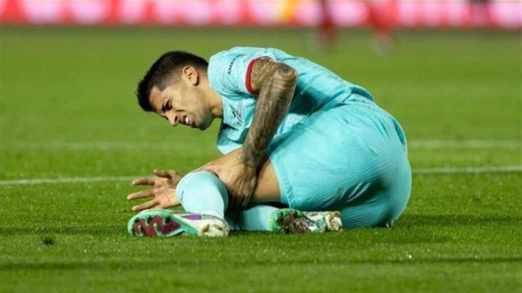 برشلونة يكشف حجم أصابة نجمه كانسيلو.. هل سيشارك بالسوبر؟