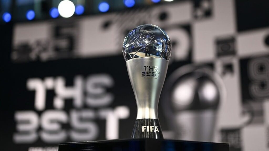 كيف فاز ميسي بجائزة &quot;THE BEST&quot; رغم تساوي النقاط مع هالاند؟.. تعرف على السر