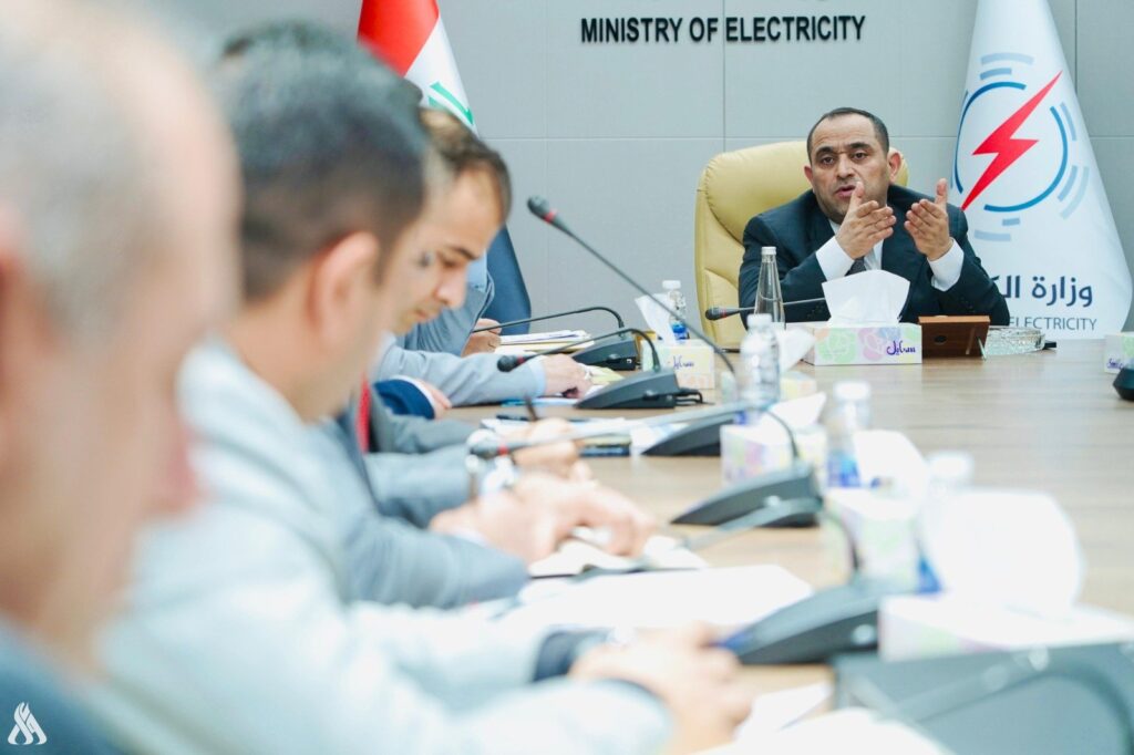 وزير الكهرباء يحدد موعد إكمال شركة سيمنز أعمال صيانة محطات الطاقة