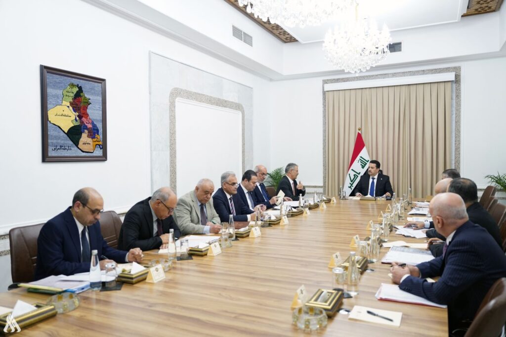 الاهتمام الحكومي يركز على القطاع النفطي كونه مازال يمثل العمود الفقري للاقتصاد الوطني » وكالة الأنباء العراقية