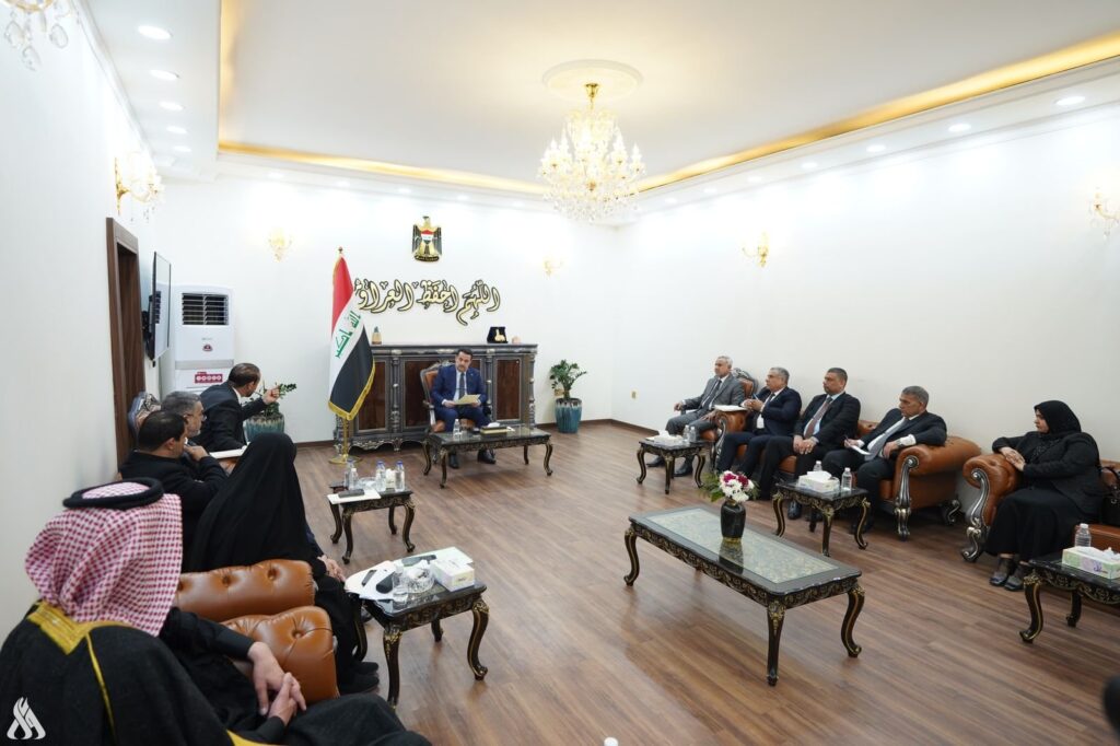 رئيس الوزراء يجدد تأكيده أهمية التكامل بين السلطتين التشريعية والتنفيذية