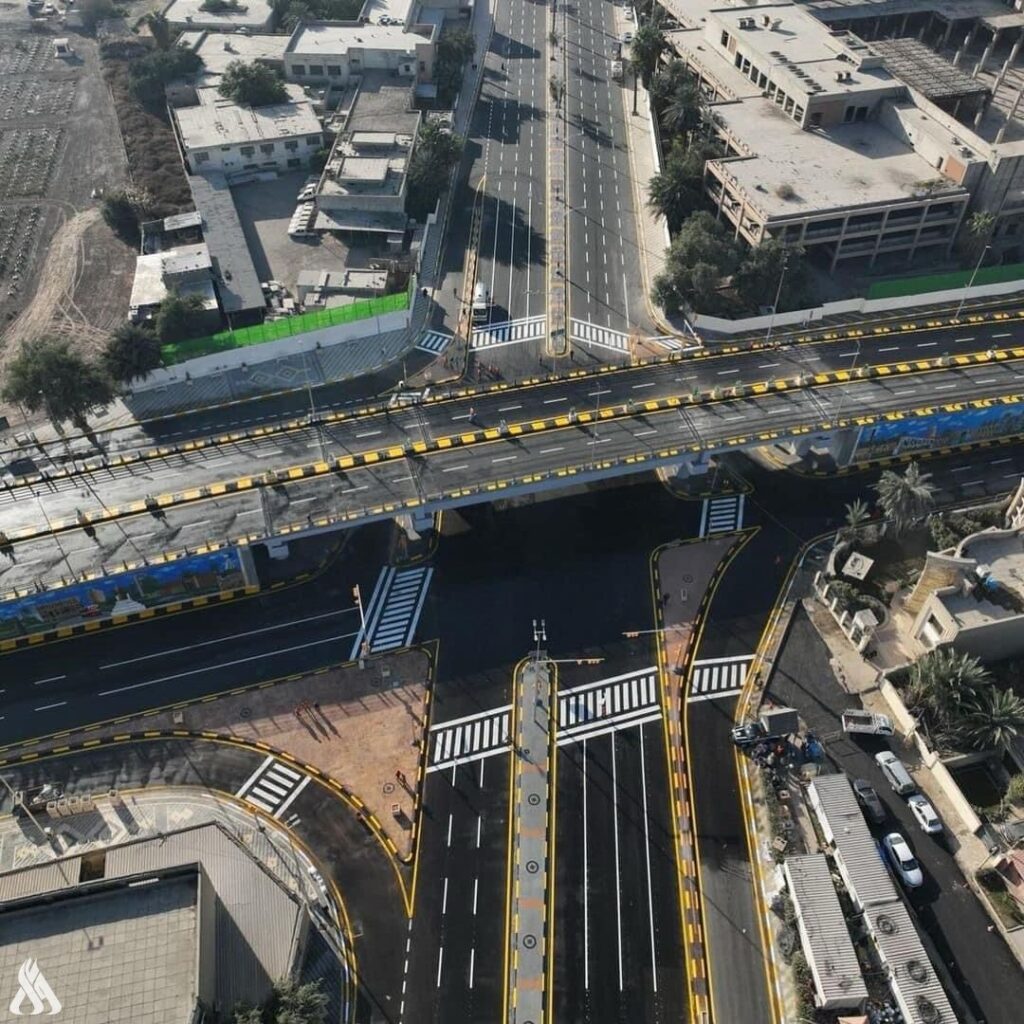 رئيس الوزراء يدشن أول مشاريع فك الاختناقات المرورية بافتتاح مجسر الفنون الجميلة