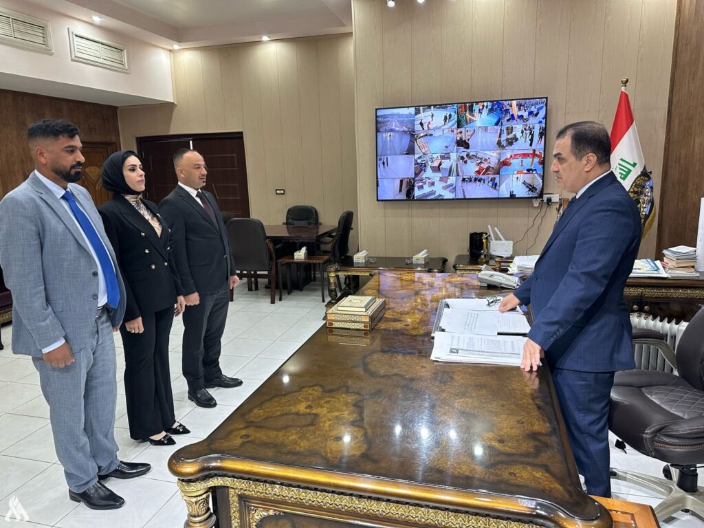 عدد من أعضاء مجلس بغداد يؤدون اليمين القانونية أمام رئيس استئناف الكرخ