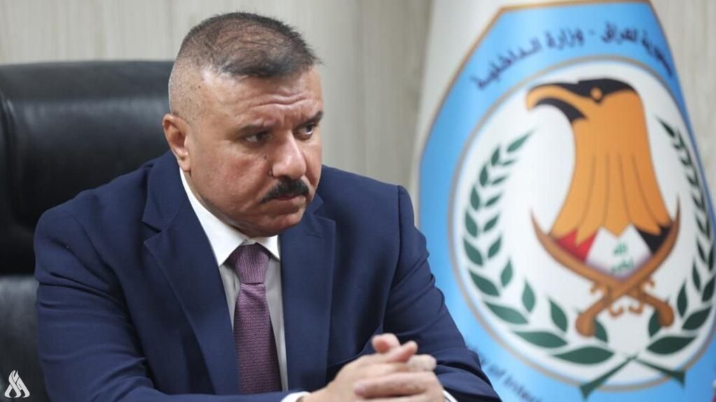 وزير الداخلية يوجه بإلغاء العقوبات الانضباطية لجميع منتسبي الوزارة