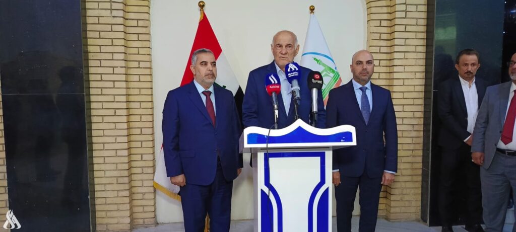 وزيرا الموارد والزراعة يناقشان تعميم تجربة الري بالرش على القطاع الإروائي