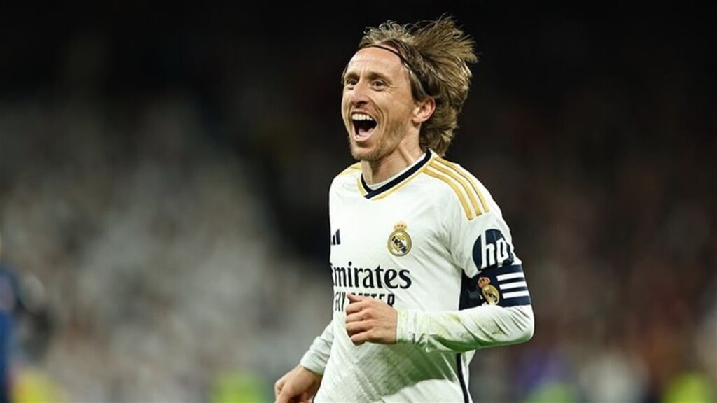 مدريد يفجر مفاجأة بشأن مستقبل مودريتش