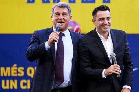 بعد قرار رحيله.. برشلونة يفاجئ تشافي بطلب غريب 