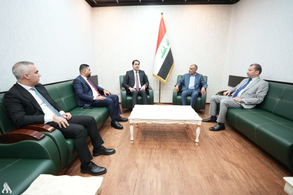 المندلاوي يوجه بمضاعفة الجهود الرقابية والإسراع في انضاج مشاريع القوانين ذات الأولوية