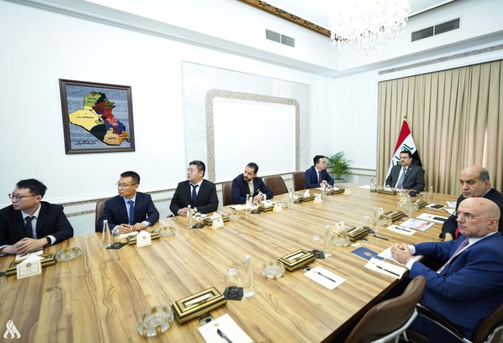 رئيس الوزراء يستقبل ممثلي شركة (China Railway) الصينية بشأن مترو بغداد