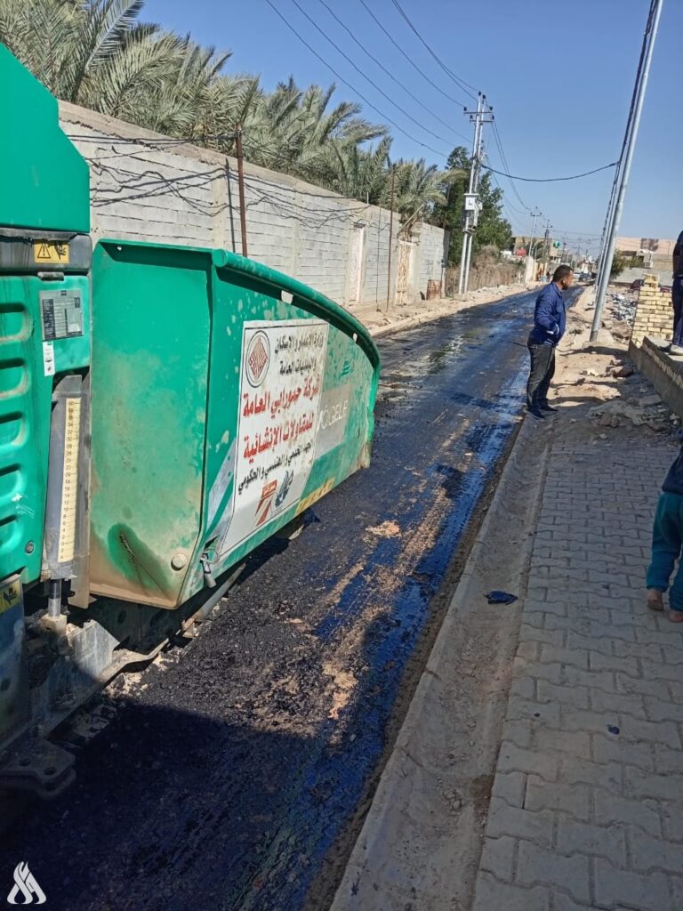 مستمرون بإكساء الشوارع المتبقية في حي الأمين الأول بالديوانية » وكالة الأنباء العراقية
