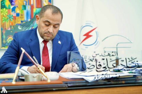وزير الكهرباء يوجه بمعالجة الخطوط الناقلة للطاقة لمدينة الطب وأحياء من بغداد