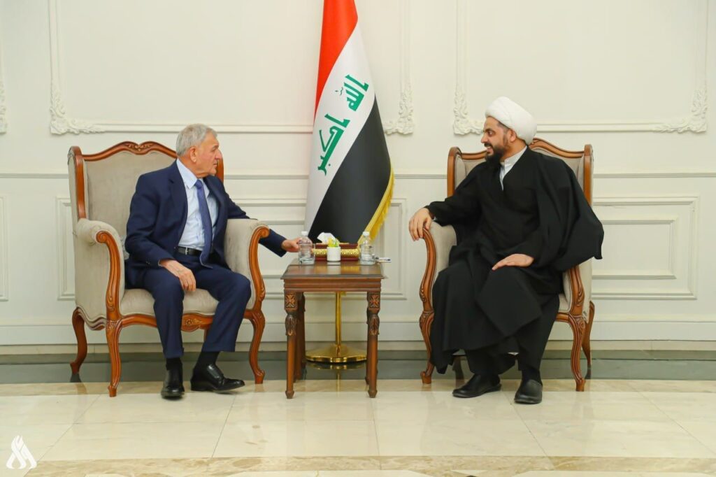 الشيخ الخزعلي ورئيس الجمهورية يبحثان إنهاء الوجود الأجنبي