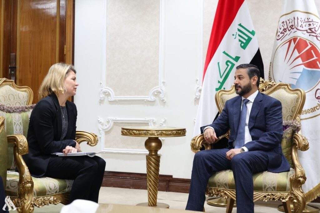 العبودي يتسلم دعوة من المملكة المتحدة للمشاركة في المنتدى العالمي للتعليم