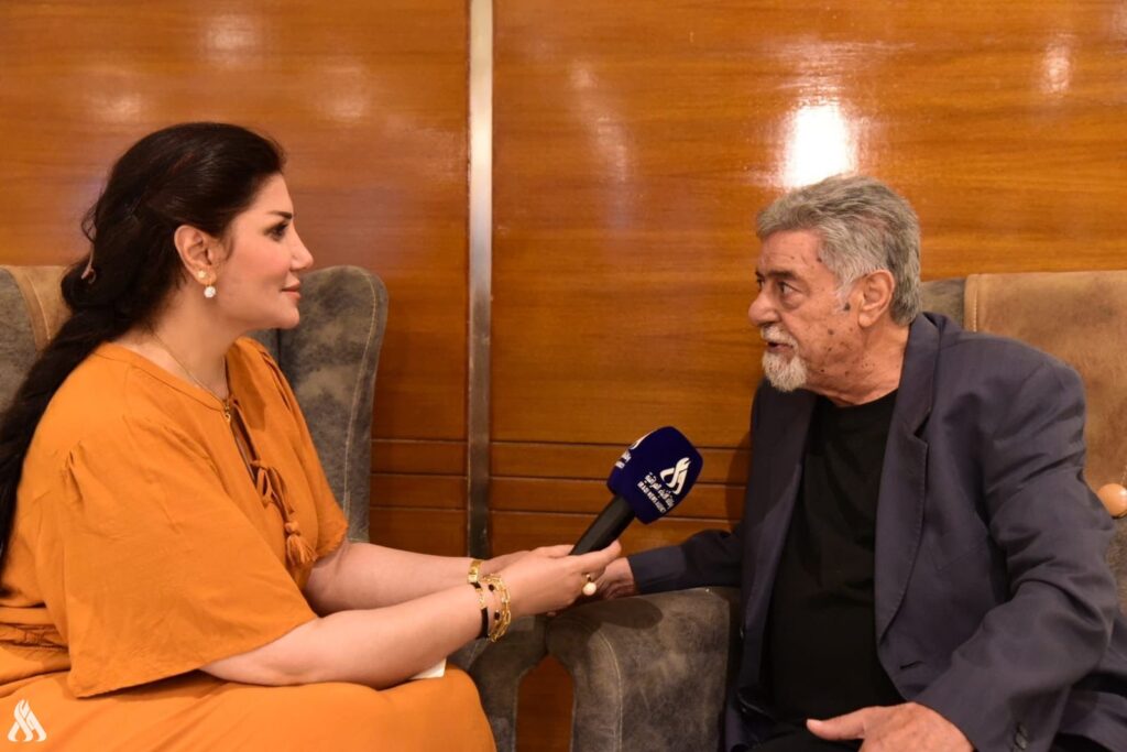 الفنان الأردني محمد العبادي يكشف كواليس أعماله البدوية في المناطق الصحراوية