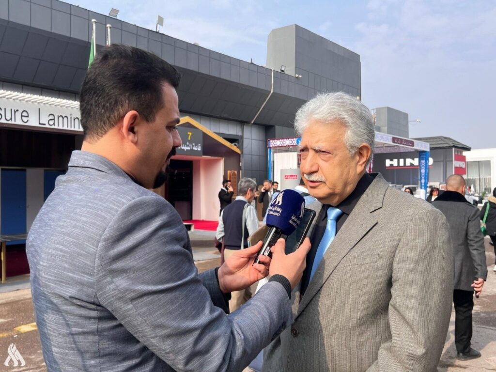 مستشار رئيس الوزراء يكشف عن خطة لرفع الإنتاج الدوائي باستخدام التكنولوجيا